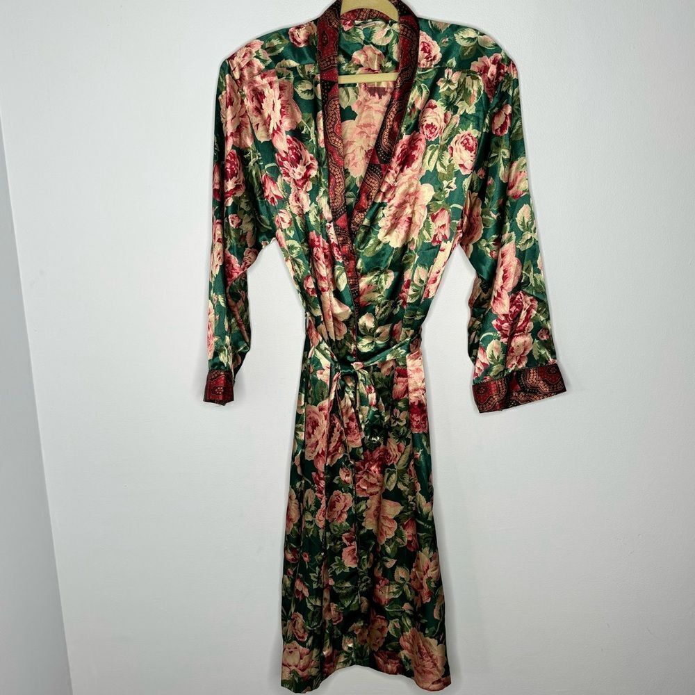Amelia’s floral wrap robe size large